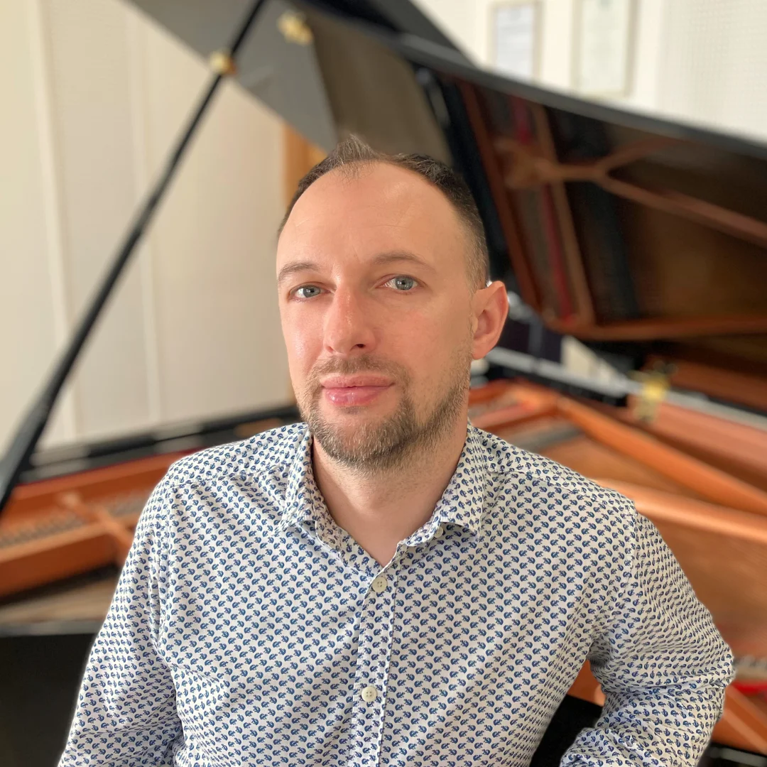 Online piano teacher / profesor de piano online